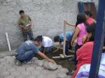 Víctor realizando trabajo comunitario en Xochimilco